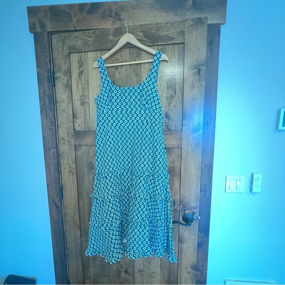 Woman’s large green with floral pattern  Anthropologie Dress mid length dress
